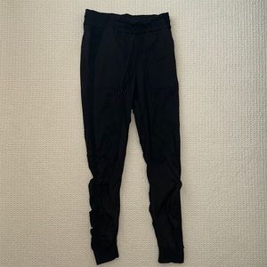 Lulu “On the Fly” joggers